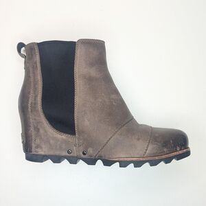 Sorel Lea wedge booties tan leather ankle chelsea boots pull on size 8.5